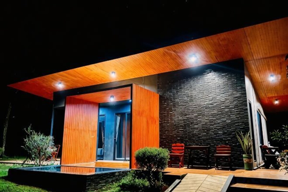 6-person Pool Villa