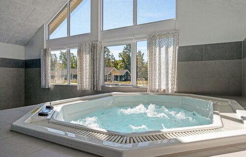 Cozy home in Frederiksværk with sauna