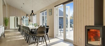 Cozy home in Frederiksværk with sauna