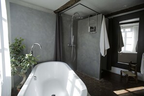 Suíte luxo, 1 quarto, vista para a montanha | 1 quarto, roupas de cama premium, frigobar (abastecido com itens grátis)