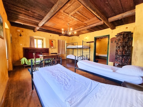 Family Quadruple Room, 6 Bedrooms | Iron/ironing board, free WiFi, bed sheets