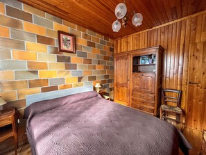 2 bedrooms