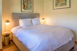 4 bedrooms, WiFi - Tour de Rouge-A French Inspired Modern Farmhouse! Brand New Pool/Spa! (Paso Robles)