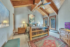 4 bedrooms, iron/ironing board, Internet, bed sheets