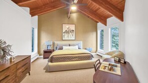 4 bedrooms, iron/ironing board, Internet, bed sheets