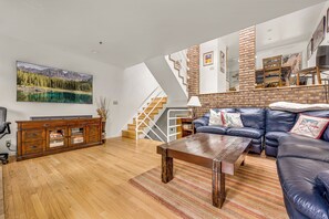 Smart TV, fireplace, DVD player, music library