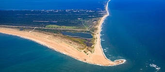 SUMMER SAVINGS - Oceanview Dog Friendly Home with Hot Tub, Grill, and Smart TVs