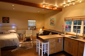 Interior - Bucking Mule Studio: Downtown Durango (Durango)