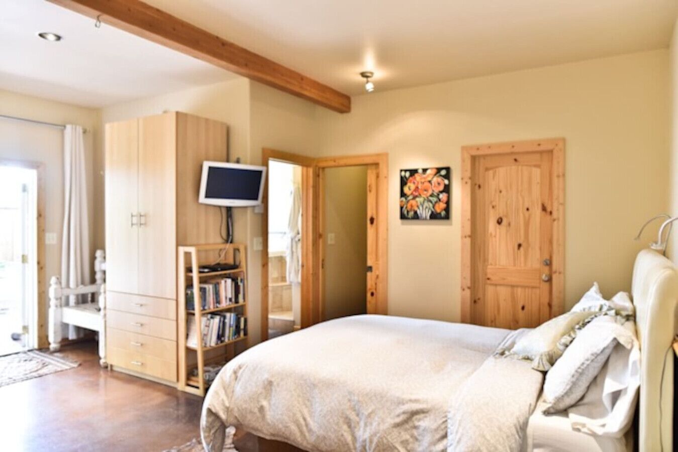 1 bedroom, desk, iron/ironing board, travel crib