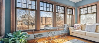 MINNeSTAY* Uptown Urban Living