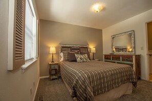 5 bedrooms, iron/ironing board, WiFi, bed sheets