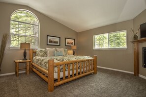 5 bedrooms, iron/ironing board, WiFi, bed sheets