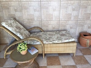 Comfort House, 4 Bedrooms, Ensuite, Courtyard View | Living area