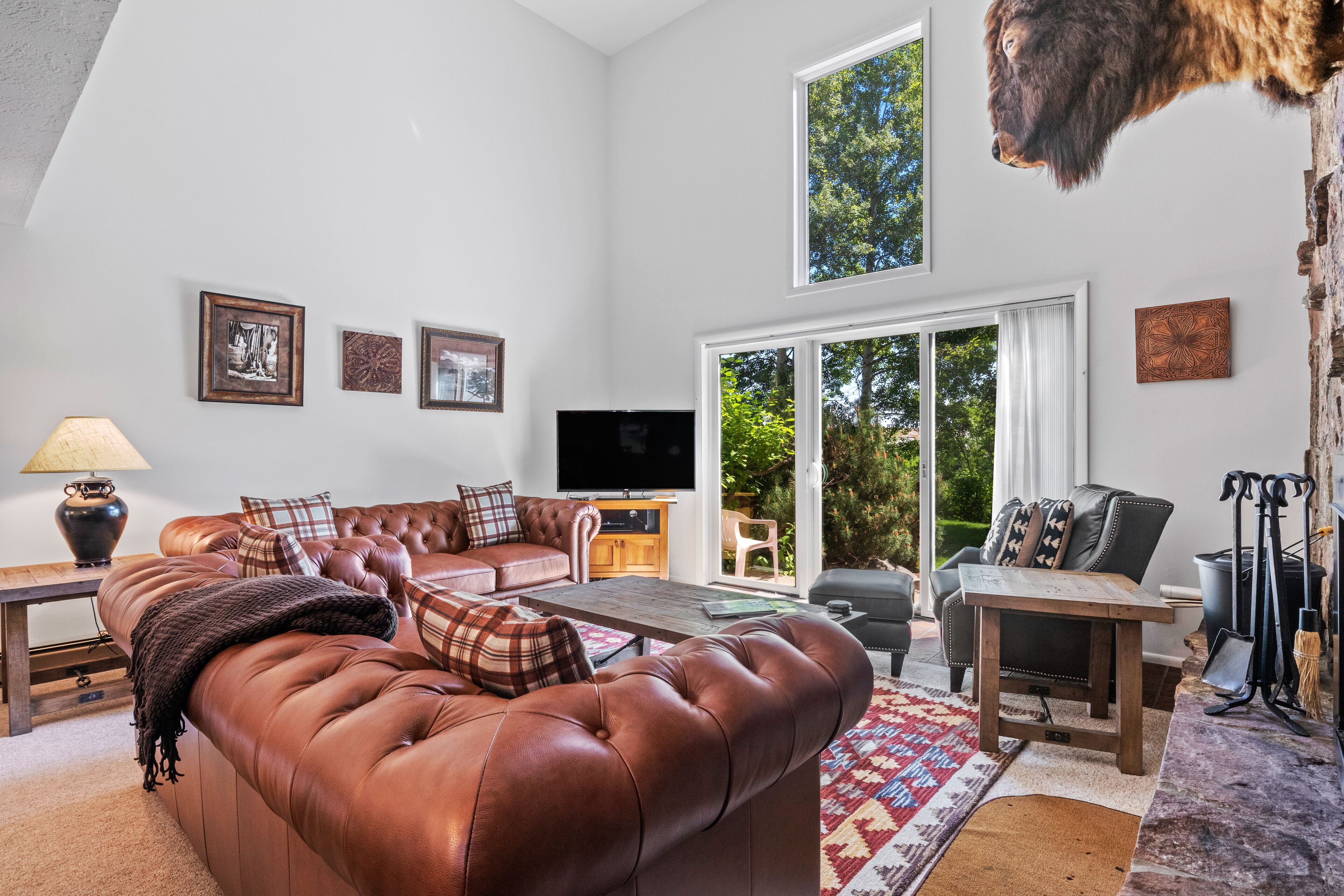 TV, fireplace, DVD player, stereo