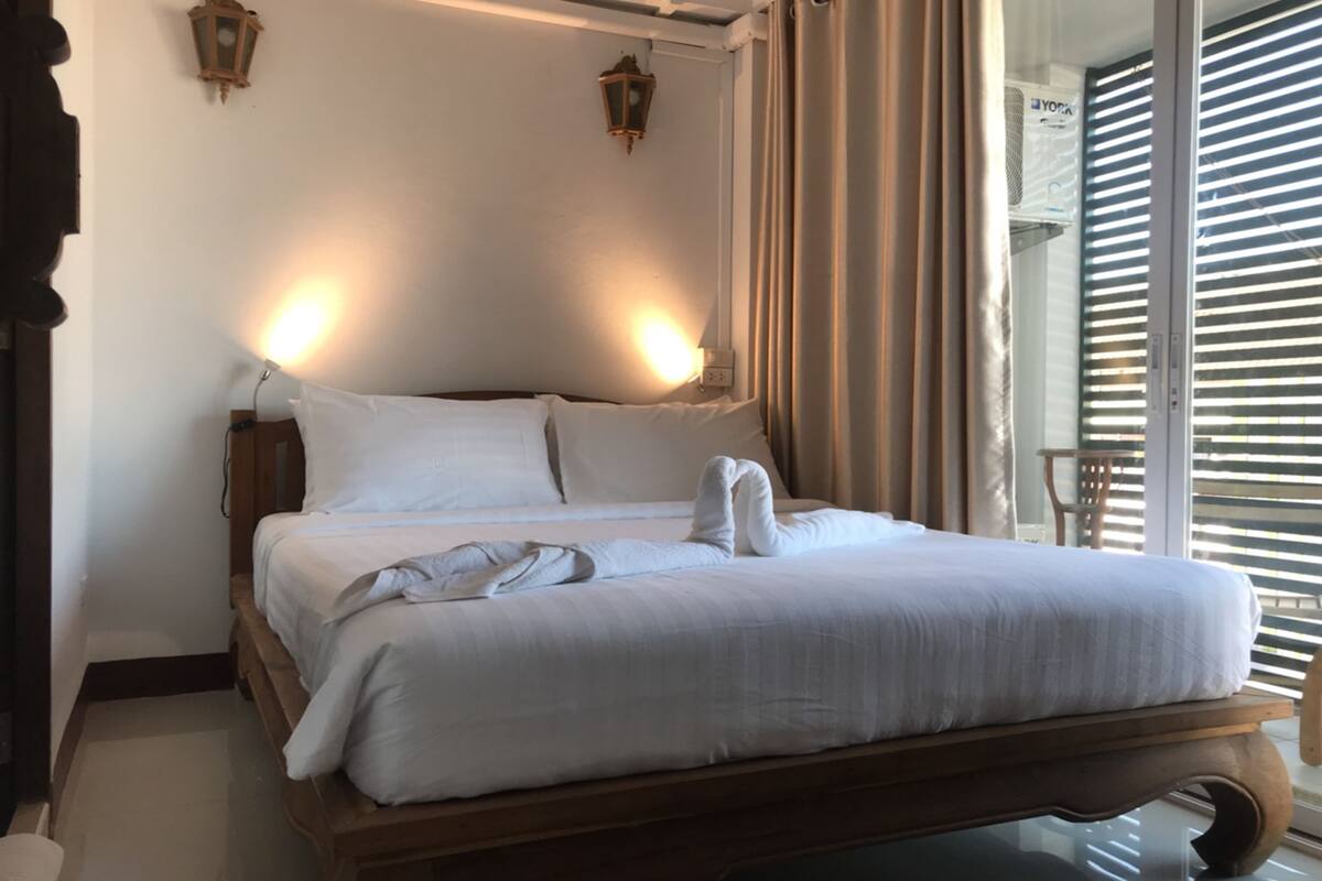 Rollaway beds, free WiFi