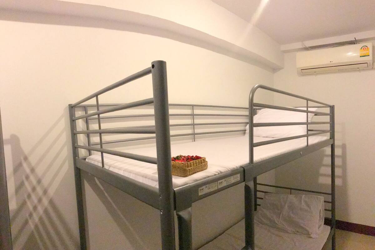 Rollaway beds, free WiFi