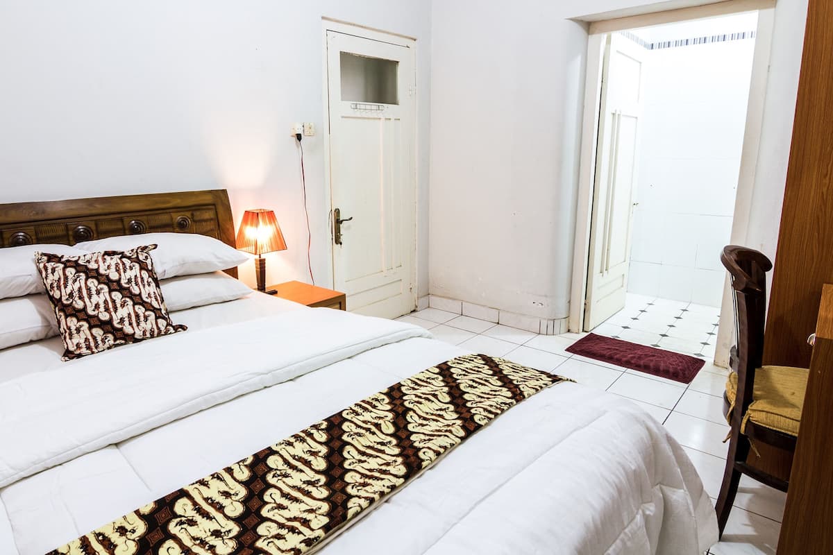 Superior Room | In-room safe, free WiFi, bed sheets