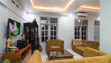 TV LED dan film berbayar