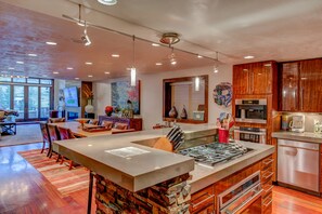 Fridge, microwave, oven, stovetop - Luxury in Central Location. Shuttle outside door! Pool Table, Hot Tub, Ultra Lux (Park City)