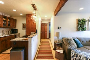 Smart-TV, Kamin, Musikbibliothek, Videothek