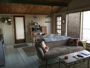 TV - Quiet house near Bar Harbor, Acadia and the beach (Bar Harbor)