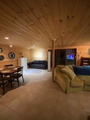 Interior - Quiet house near Bar Harbor, Acadia and the beach (Bar Harbor)