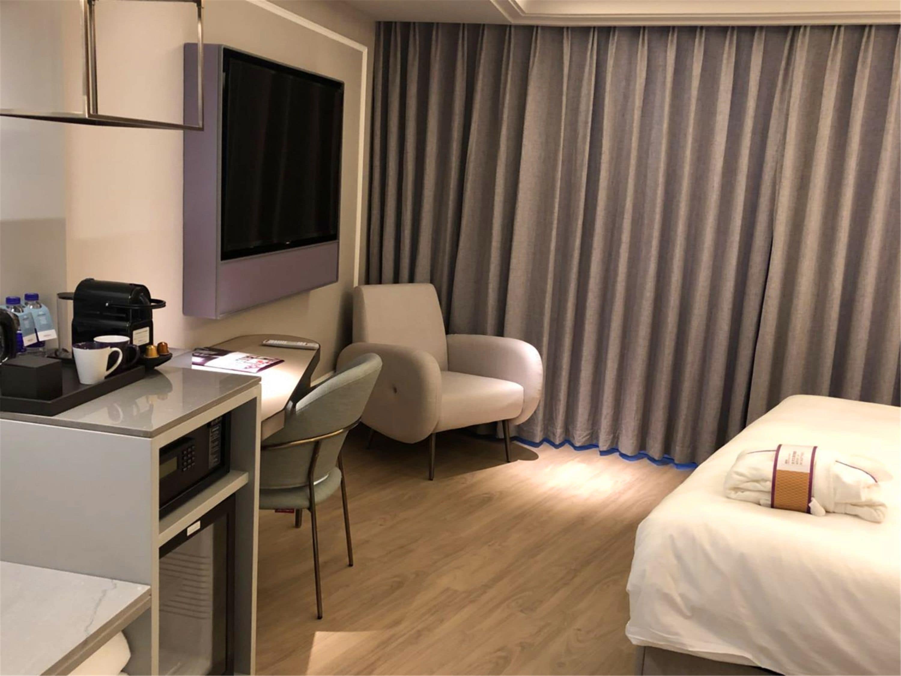 privilege, room, 1 king bed | in-room safe, desk, blackout curtains, soundproofing