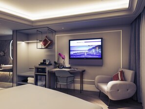 In-room safe, desk, blackout curtains, soundproofing - Mercure Hangzhou West Lake (Hangzhou)