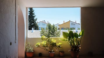 Quarto básico | Vista do quarto