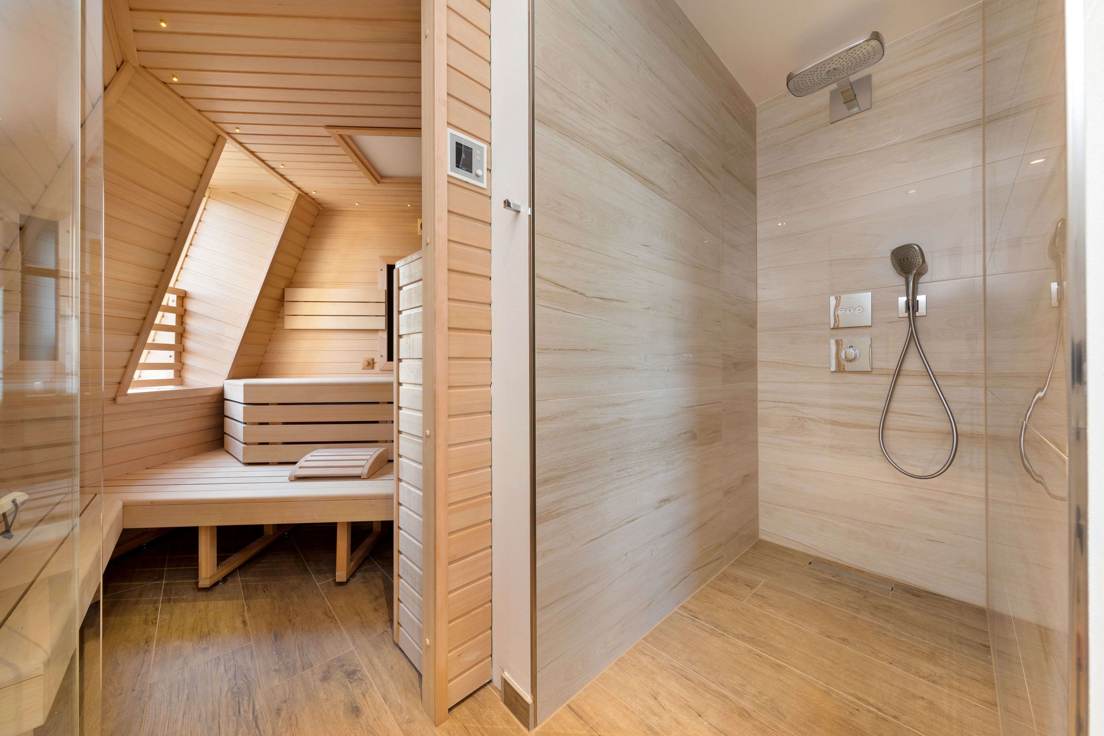 Couples treatment room(s), sauna