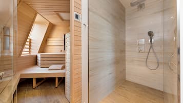 Couples treatment room(s), sauna