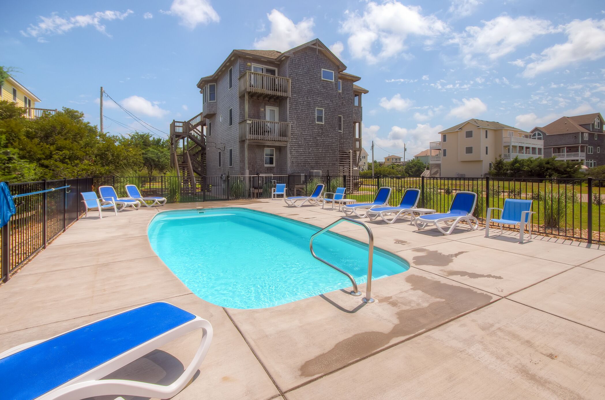 حمّام سباحة خارجي