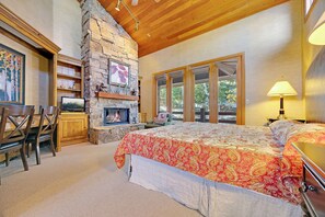 4 bedrooms, iron/ironing board, free WiFi, bed sheets