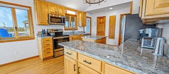 SUMMER SAVINGS- Semi-Oceanfront Dog Friendly w/ Pool, Hot Tub, Game Rm, Tiki Bar