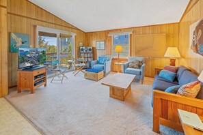 TV, DVD player, books - Oceanview Dog Friendly Home in Avon w/ Grill, Games. Only 3 Lots From Beach! (Avon)