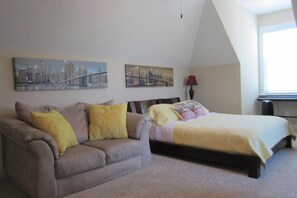4 bedrooms, iron/ironing board, free WiFi, bed sheets