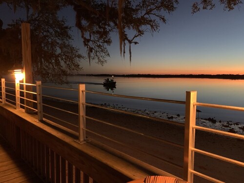 Historisches Stadtzentrum - beheizter Pool von April bis Oktober, unberührter, schöner Hinterhof 