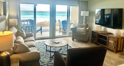 Beachfront @ CRYSTAL SANDS + Paid Beach Service and upgraded