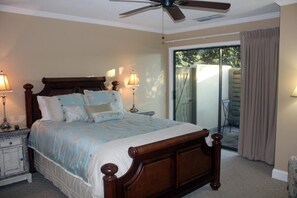 3 slaapkamers, een bureau, een strijkplank/strijkijzer, wifi