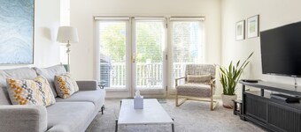 Downtown Napa! Unit C Walk to Everything!