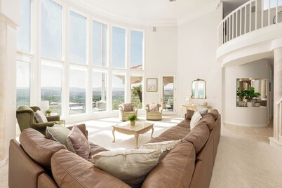 The Skyline Villa - Family Getaway Heaven in the Heart of Saint George, UT