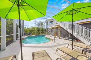 Lämmitetty uima-allas