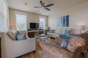 Smart TV, DVD player