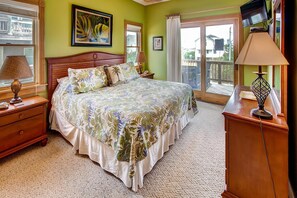 6 bedrooms, desk, free WiFi, bed sheets