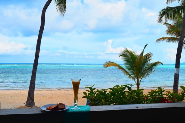 On the beach - Oceanfront Condo - Four Steps to Beautiful Sugar Beach (Christiansted)