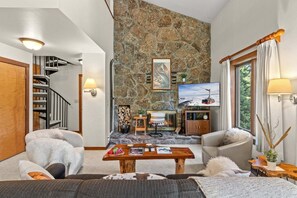 TV, fireplace, DVD player