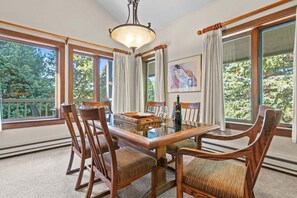 Dining - RMR: Rendezvous A5 Condo in Teton Village (Teton Village)