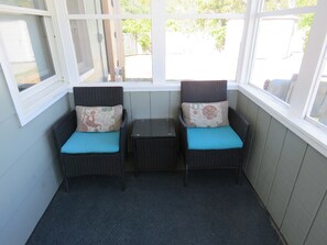 Property grounds - Summer Special/RIGHT ACROSS from OCEAN/Fenced yard/pet friendly  (Nags Head)