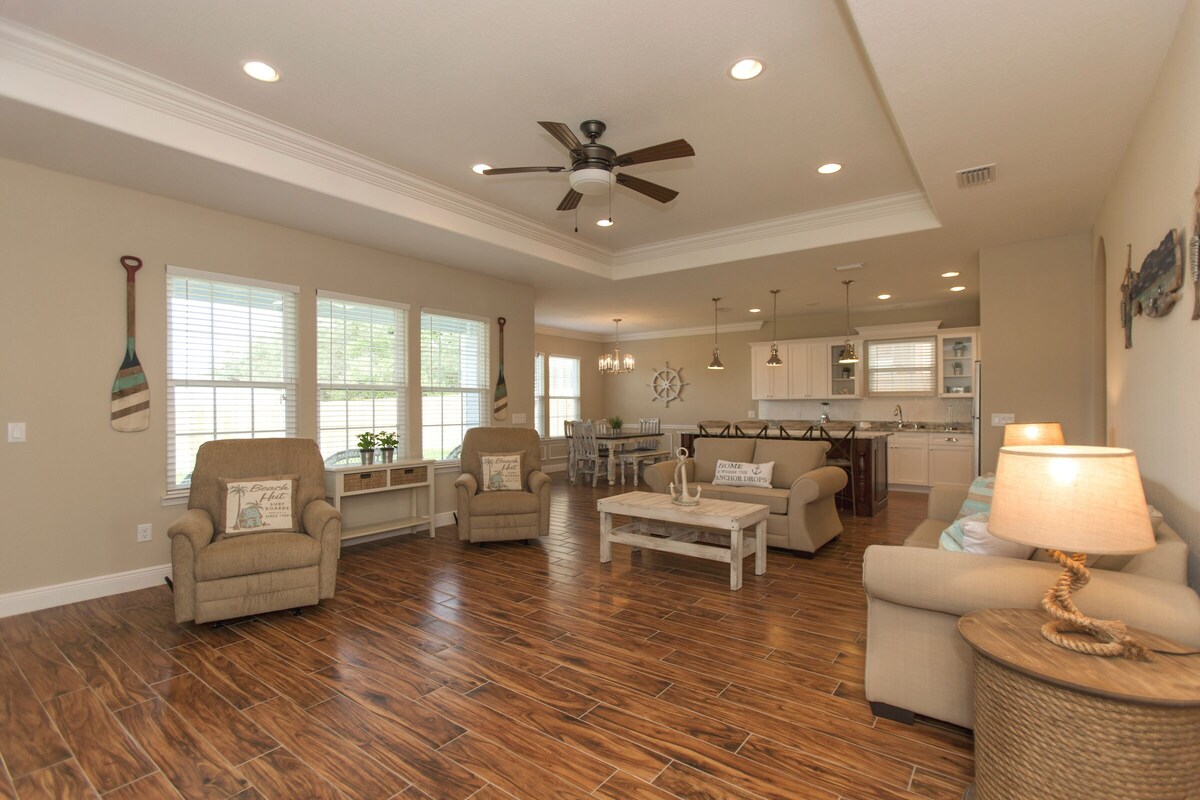 Walk just 2 blocks to the beach!