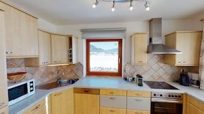 Family Chalet, 3 Bedrooms, Non Smoking, Mountainside | Private kitchen | Full-size fridge, microwave, oven, stovetop